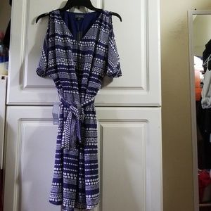 NWT PATTERNED DRESS